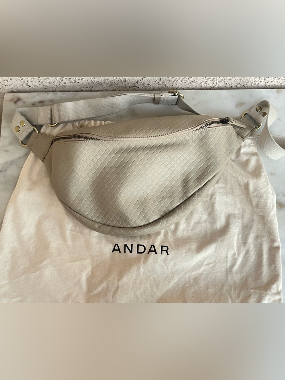 ANDAR Tatum woven bag
